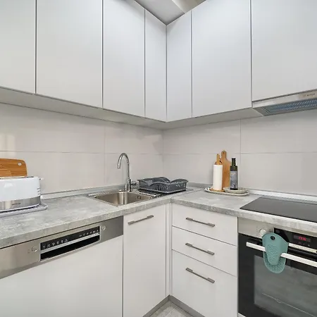 Apartman A1-luxury W Big Balcony 4 Min Walk To