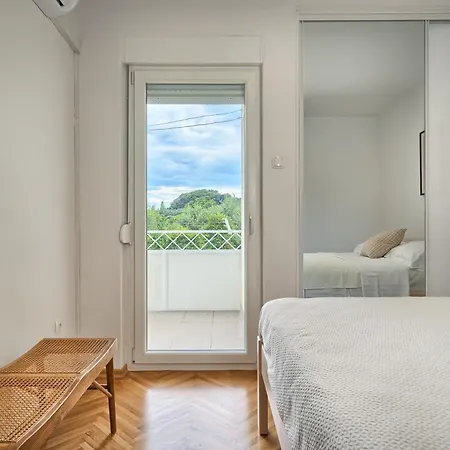 Apartment A1-luxury W Big Balcony 4 Min Walk To Split