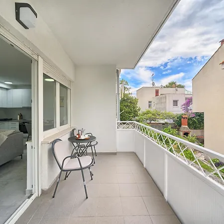 A1-luxury W Big Balcony 4 Min Walk To * Split